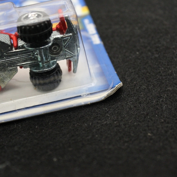 Hot Wheels ROLL CAGE 2001 Red Collector #127 Die-Cast Metal Car - Picture 2 of 2